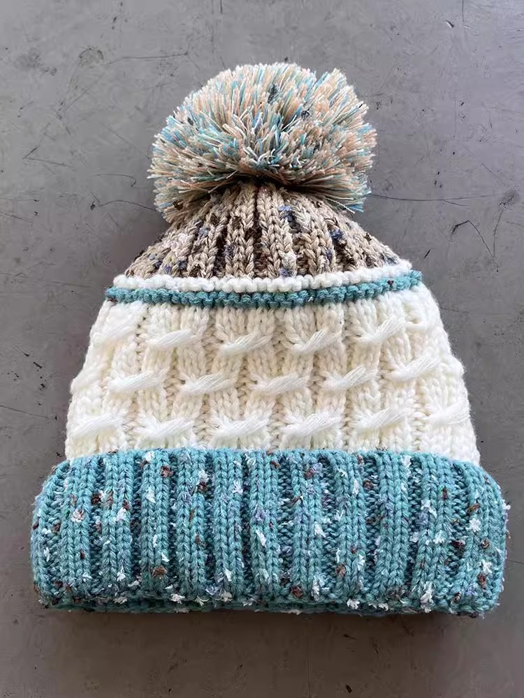 Berretto in lana da donna a righe con interno in peluche caldo_voghion.com