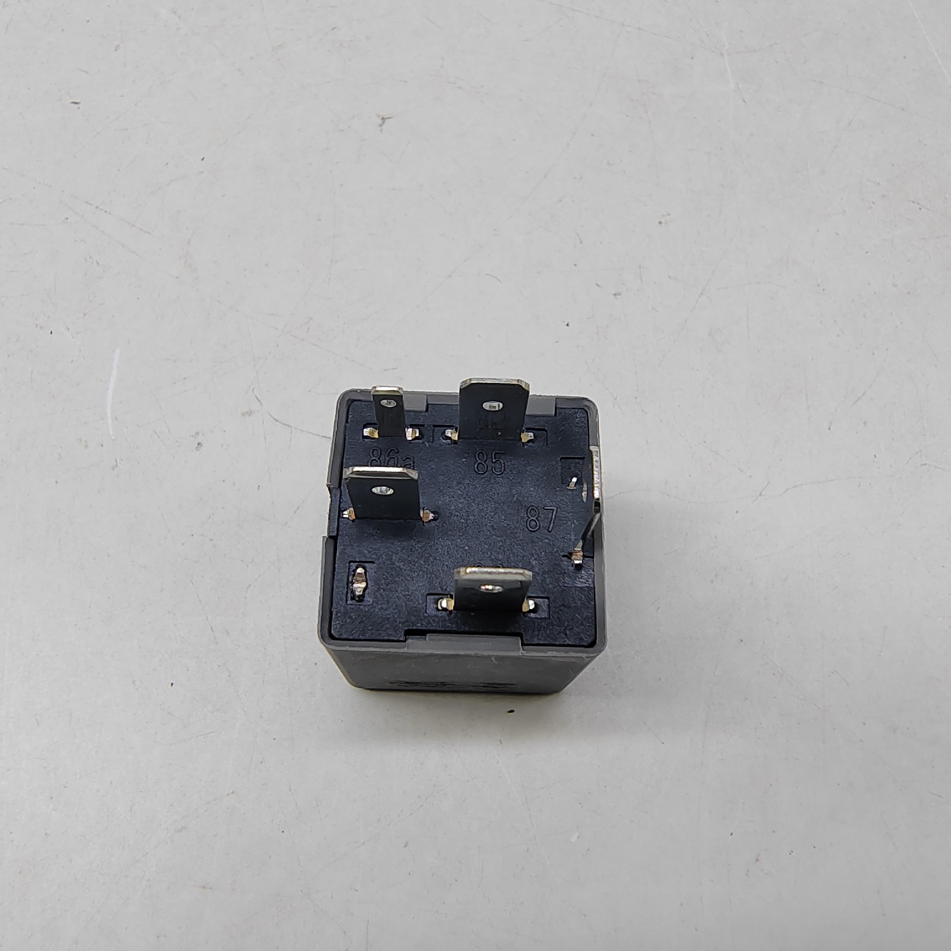 Suitable for Volkswagen Skoda Passat B5 Polo Fabia Jetta Golf No. 429 Relay 1J0906381