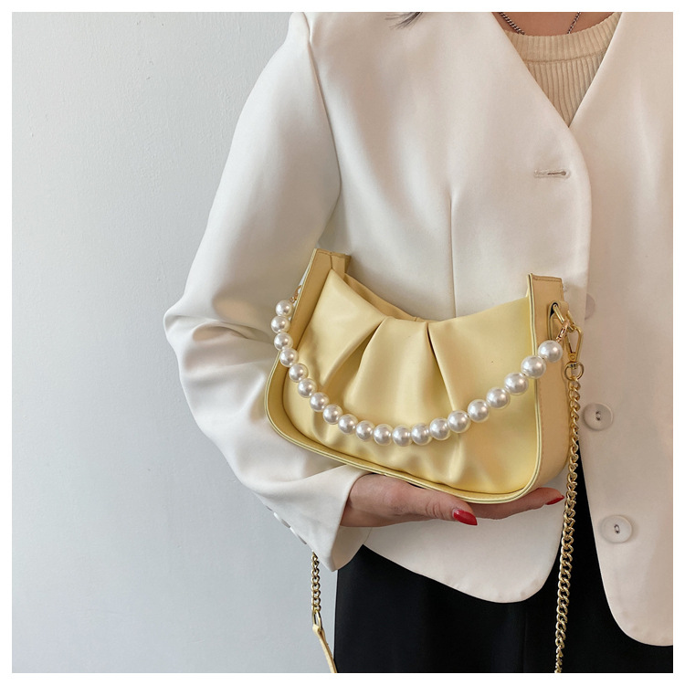 Fashion Gradient Color Pearl Chain Fold Cloud Bag display picture 17