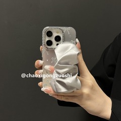 軽くて豪華な銀色の蝶々のスカーフのリストバンドはiphone15 promaxのリンゴの14の携帯の箱の13の斜めに12女を掛けます。