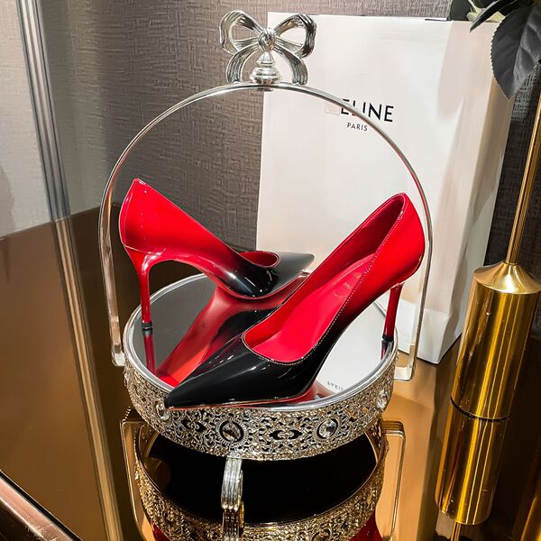 Small design sexy elegant two-tone high heels made of patent leather…