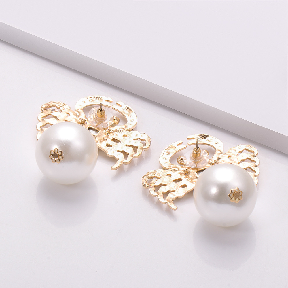 Fashion Alloy Diamond-studded Spider Earrings Wholesale display picture 6