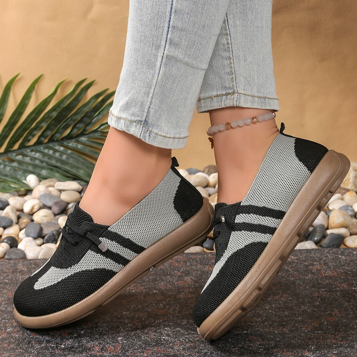 Весенняя и летняя женская обувь с низким каблуком нескользящая, дышащая легкая и удобная средняя и пожилая мама обувь производителей оптом