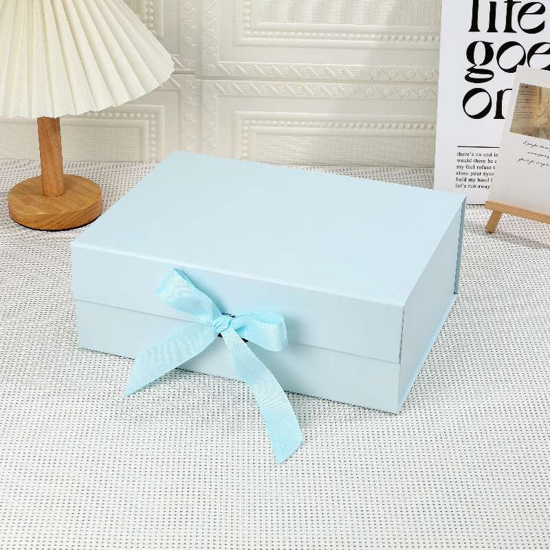 Caja de papel plegable simple transfronteriza en existencia, caja de regalo con tapa magnética abatible, personalizable con impresión de logotipo.