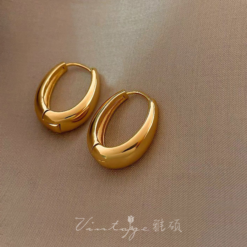 골드 타원형 귀걸이