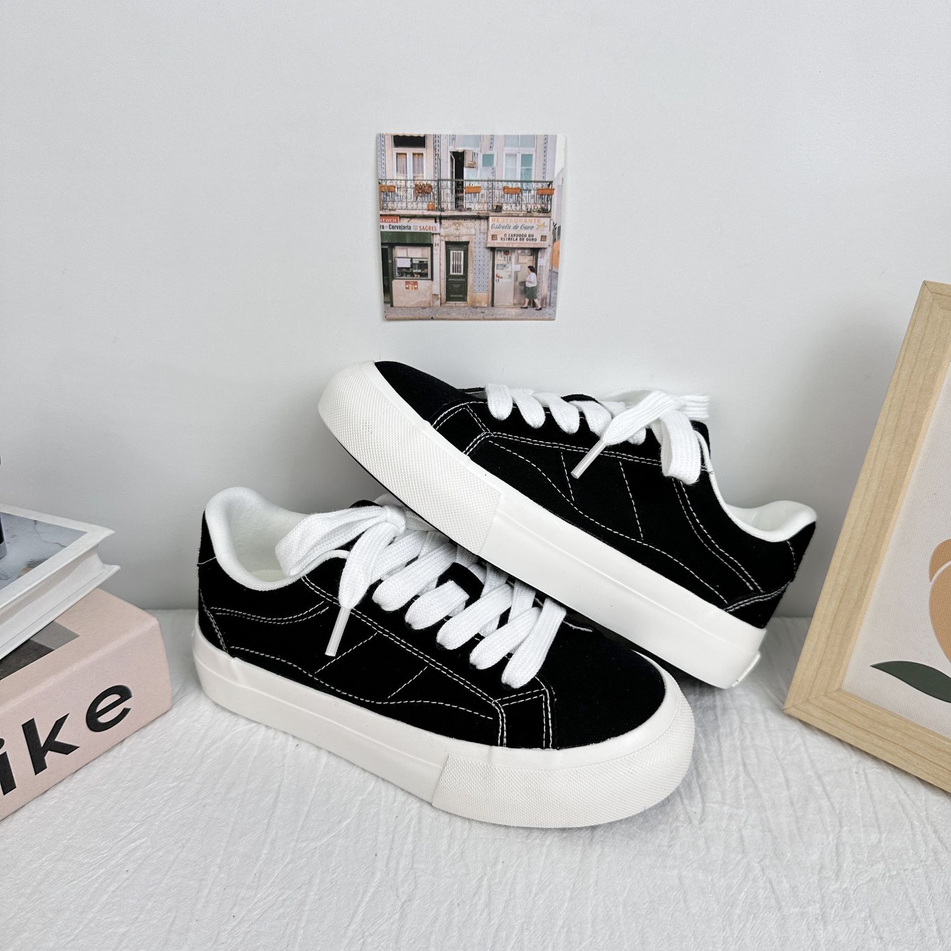 Zapatos casuales de suela gruesa de onda lejana zapatos de verano para mujer nuevos zapatos de lona de nicho zapatos deportivos zapatos blancos de todo fósforo para mujer