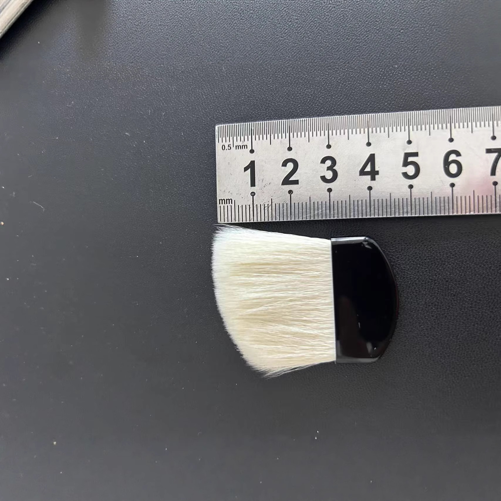 Cepillo plano mini cepillo de contorno cepillo suelto cepillo de reparación rubor cepillo afterbrush caja de polvo en caja cepillo de maquillaje