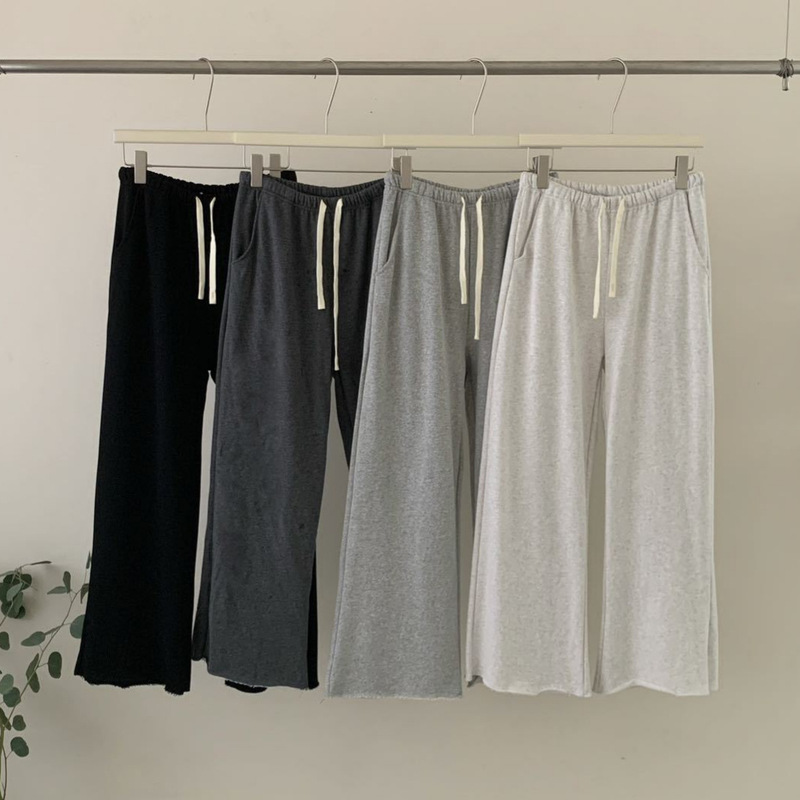 Korean Dongdaemun Cropped Pants with Drawstring, Sporty Casual Flared Sweatpants for Women, Relaxed Loose Fit with Frayed Edges, Straight-Leg Pants Korean Dongdaemun Cropped Pants with Drawstring, Sporty Casual Flared Sweatpants for Women, Relaxed Loose Fit with Frayed Edges, Straight-Leg Pants