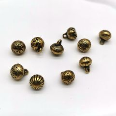 レトロな金属ボタンのチャイナドレスの漢服は丸いビーズを掛けます。