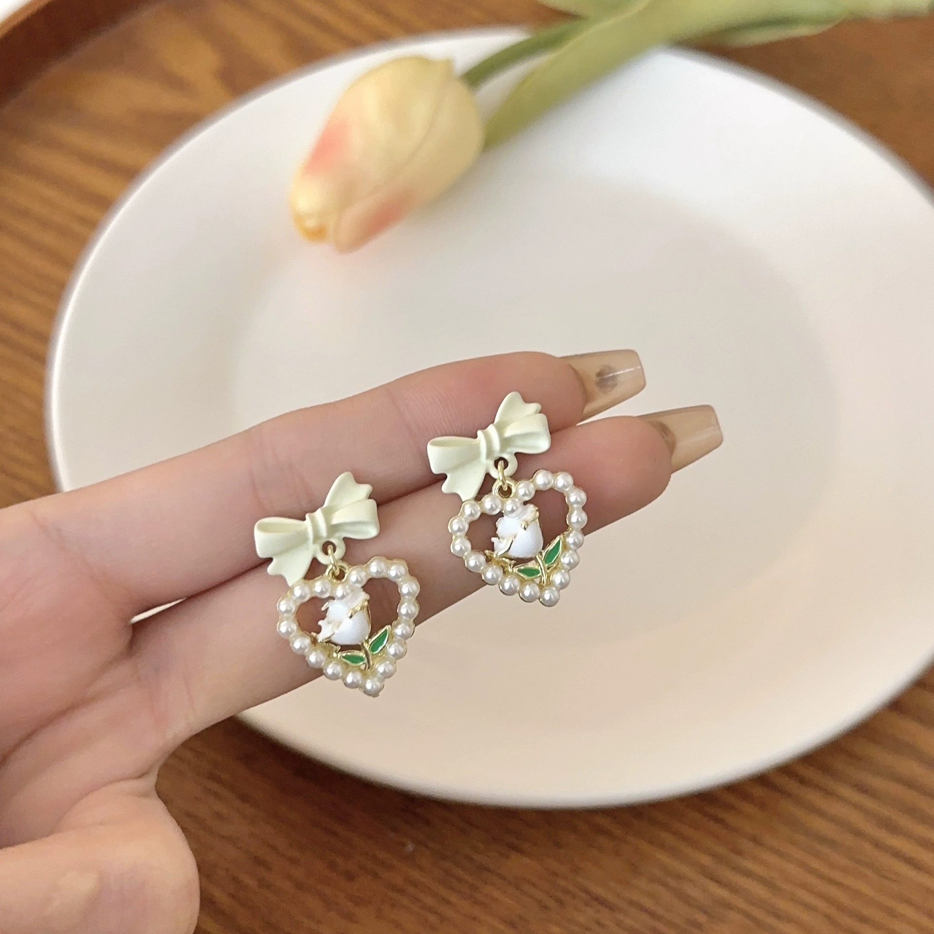 Fashionable fresh earrings, silver 925 sample, flowered