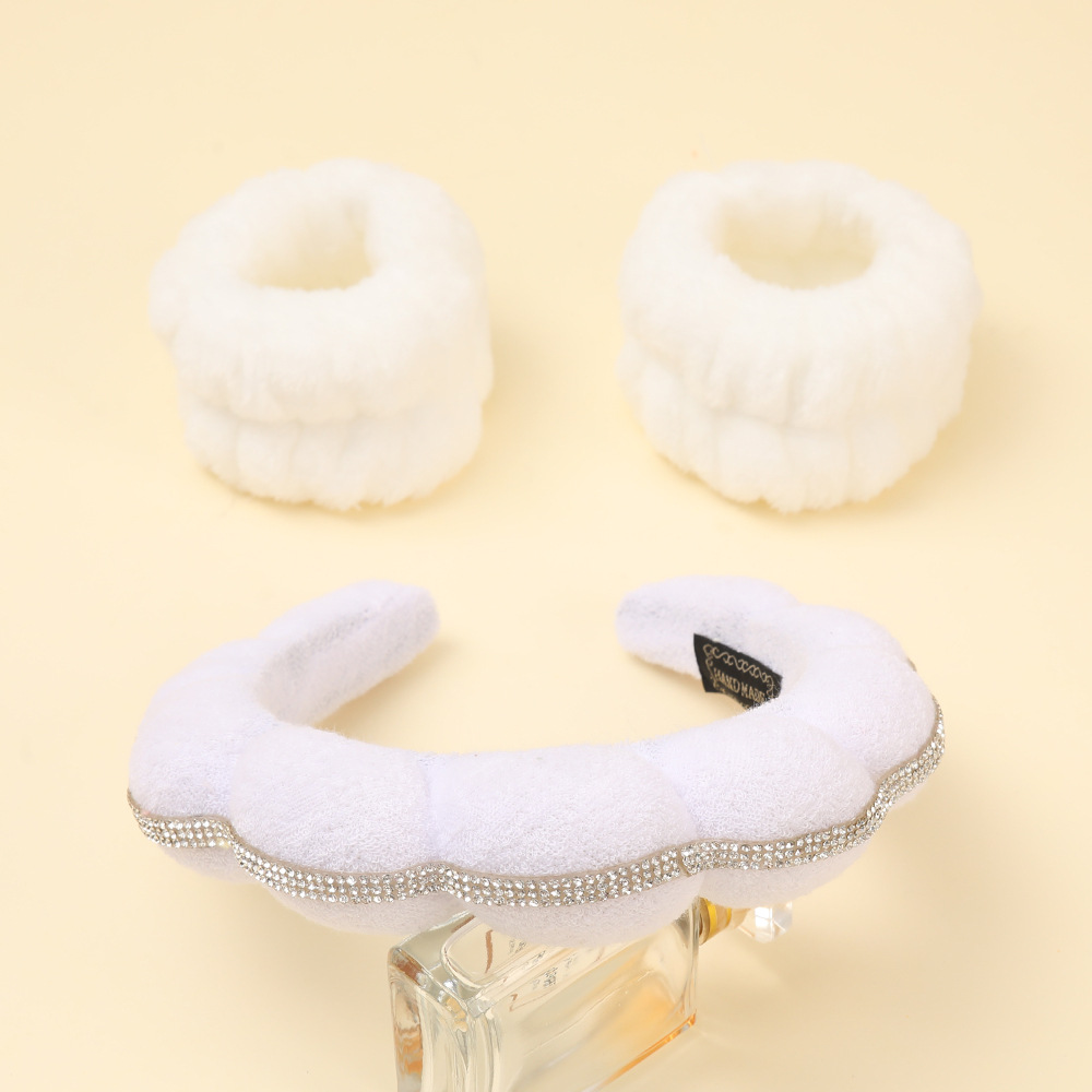 La nueva diadema de diamantes con incrustaciones de Amazon, la parte superior del cráneo alto, el traje de pulsera de giro de alta calidad, la diadema, el tocado anudado femenino, la joyería