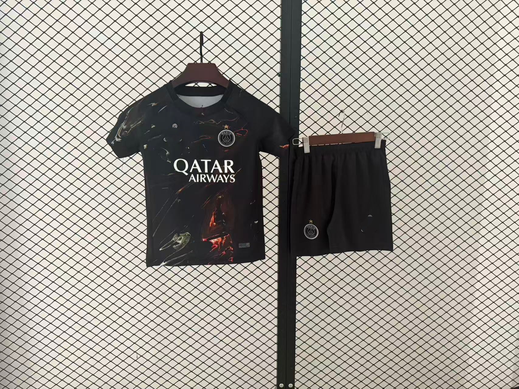 2627 ropa infantil cuatro pasajeros de París