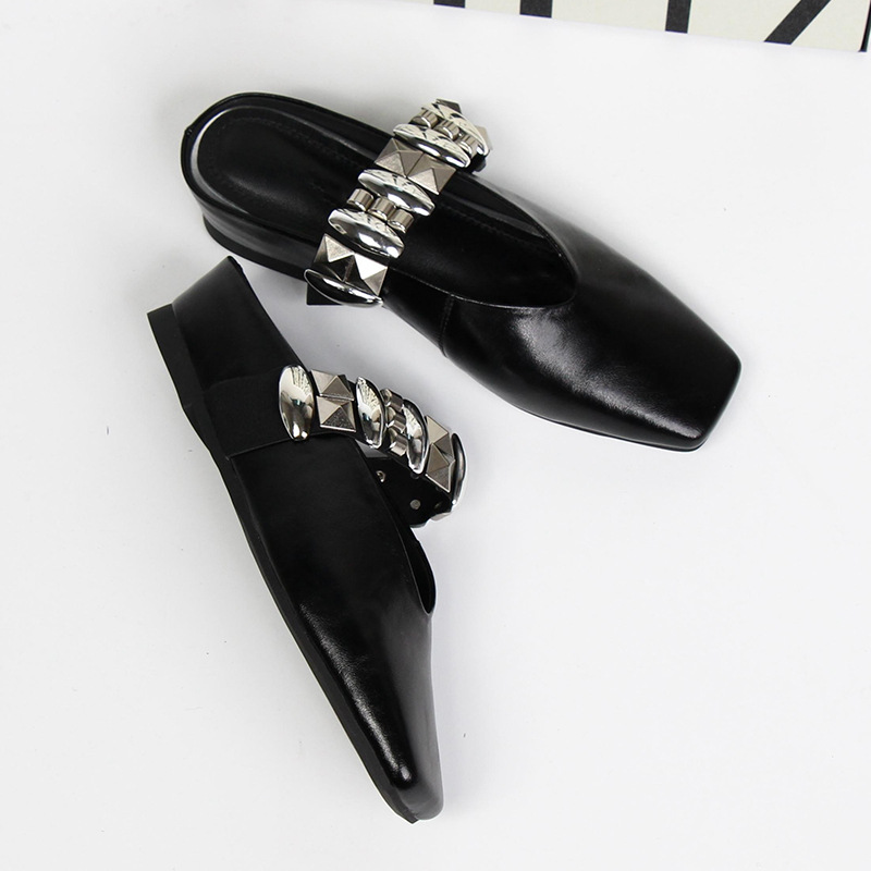 Zapatos de metal de estilo británico dulce y fresco para mujer 2025 en la estación europea