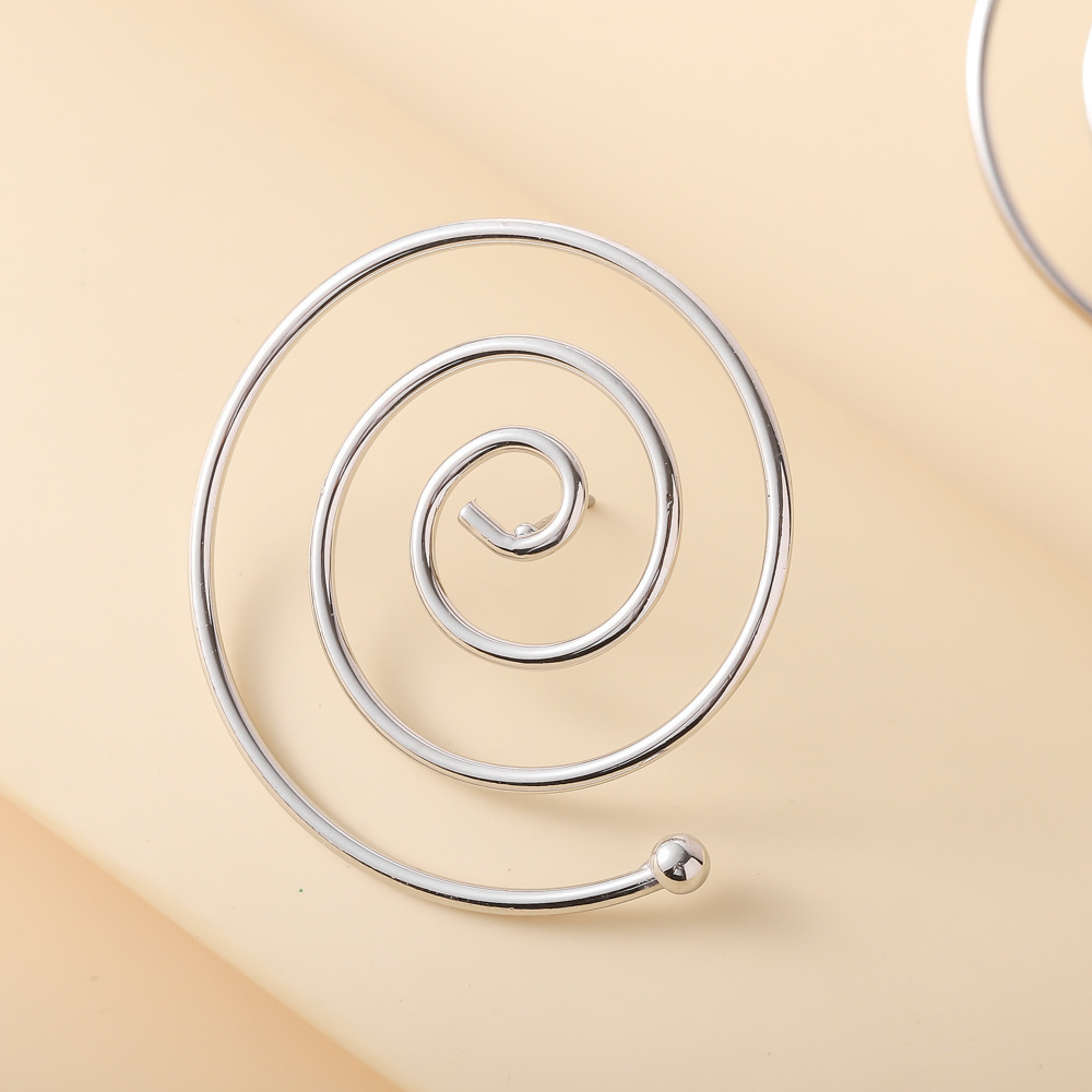 Fashion New Style Geometric Spiral Hollow Alloy Stud Earrings display picture 5