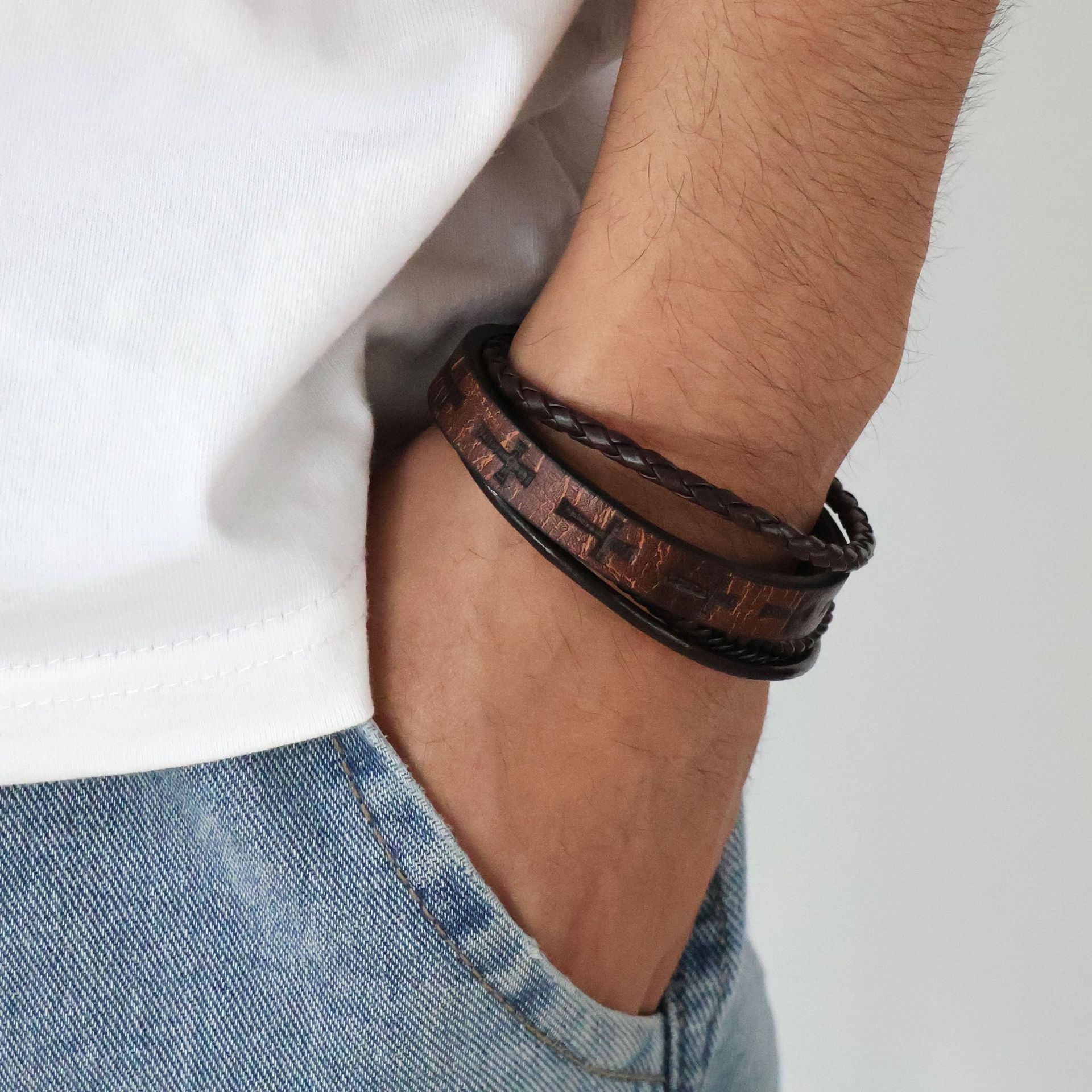 Cross-Border New Woven Embossed Magnet Buckle Bracelet Men's Bracelet Leather Bracelet Jewelry Cross Bracelet