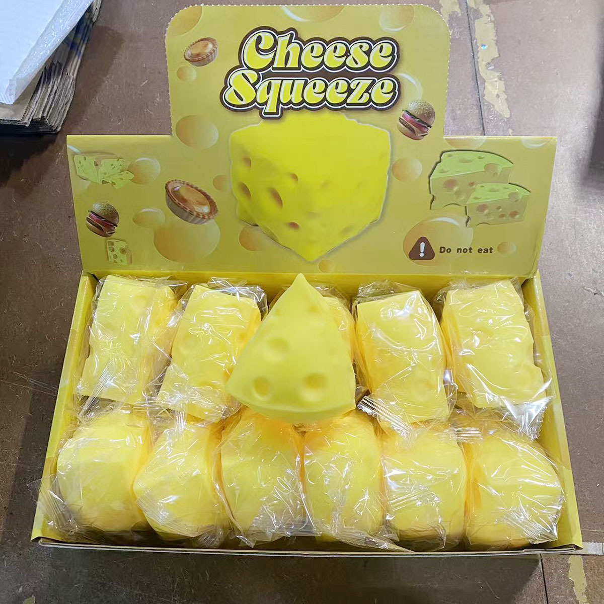 Super 11cm queso cuadrado pellizco pellizco Le descompresión pellizco pellizco juguete en línea popularidad del mismo queso gigante lote de explosión transfronteriza