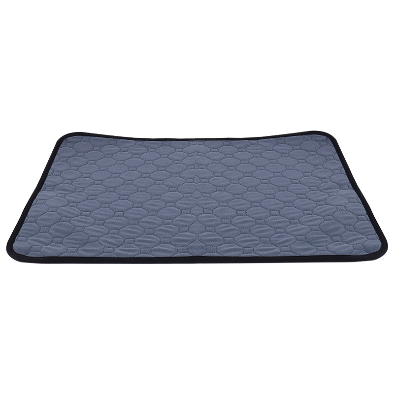 Suministros para mascotas Amazon popular almohadilla de orina para mascotas lavable almohadilla absorbente fácil de secar almohadilla de orina para perros lavable en stock