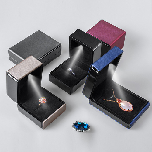 Creative LED light jewelry box Proposal ring box Necklace bracelet Bracelet packaging box Brushed leather jewelry box