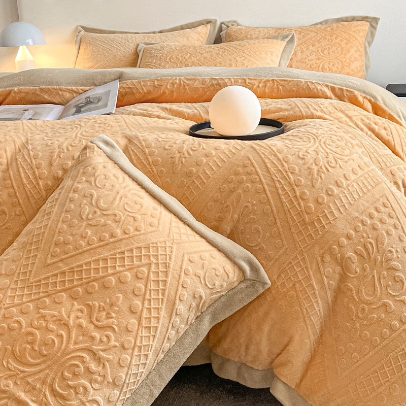 Luz de lujo tallado de leche de seda de cuatro piezas en invierno engrosado cálido coral edredón sábanas de peluche de tres piezas