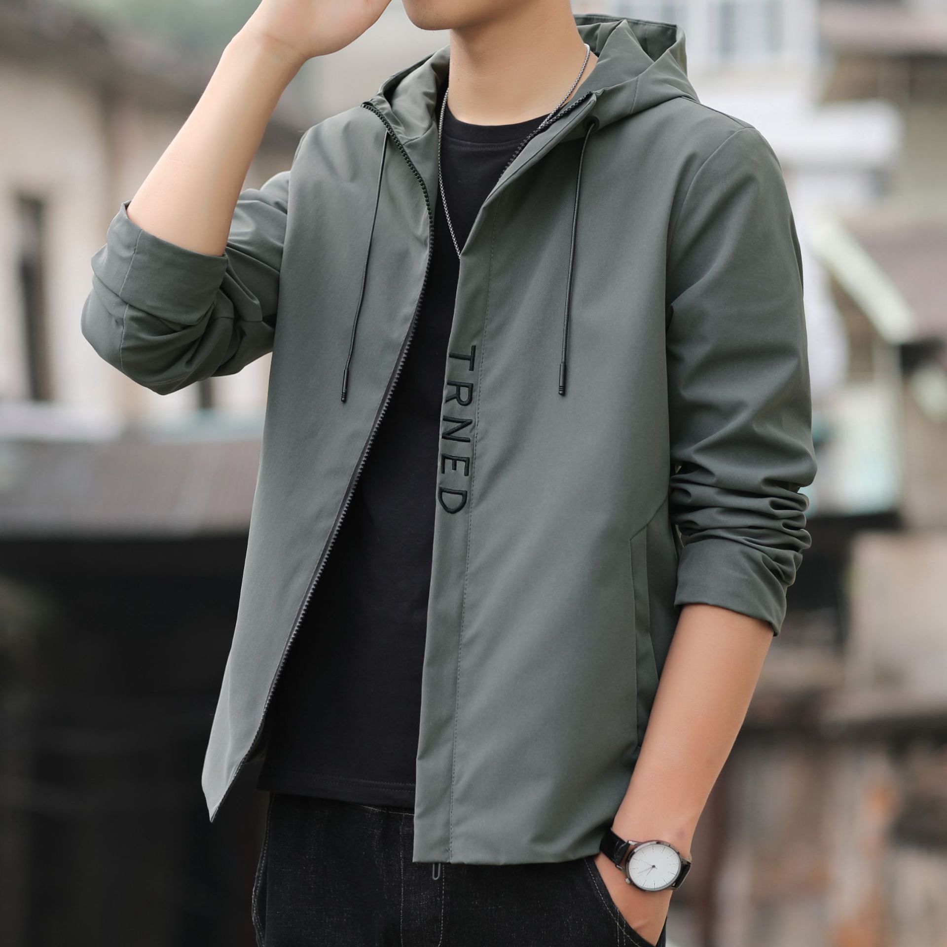 재킷 남자의 2021 새로운 봄과 가을 남자의 최고 청소년 후드 캐주얼 인쇄 남성 코트 얇은