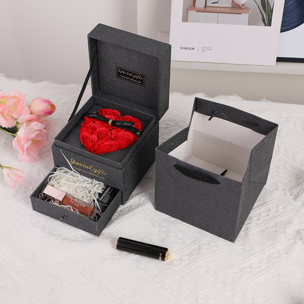 Fábrica de la joyería caja de regalo exquisita caja de regalo de cumpleaños bolso pulsera collar pulsera coche colgante caja al por mayor