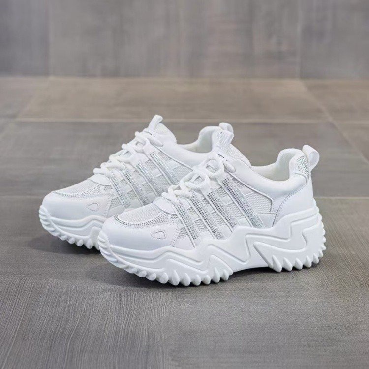 Nuevos zapatos deportivos casuales de mujer 2026, zapatos de verano de una sola red, zapatos de padre de diamantes para mujeres con suela gruesa y ligera y transpirable