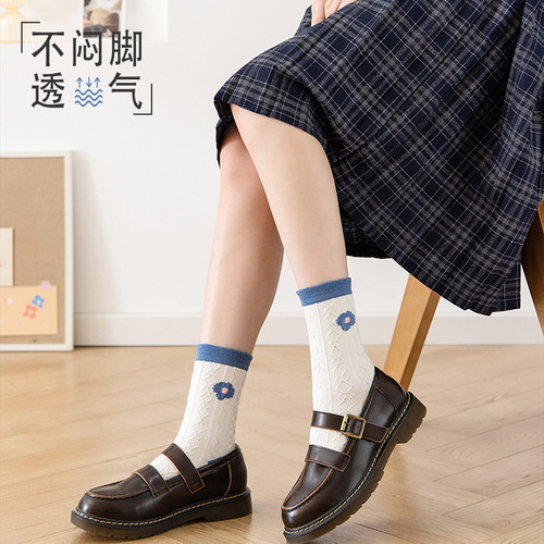 Socks for women in spring and autumn, mid-calf socks, cute white breathable women's stockings, jk lolita cotton socks on behalf of