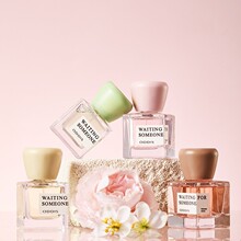 �W�Ͻz�ڵ�һ������ˮ30ML����ľ�|�����{���ŵ���ζ�־�����Ůʿ