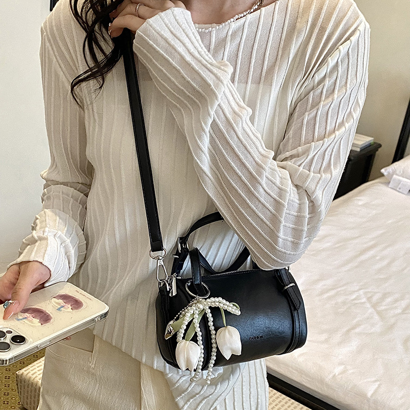Bolso coreano de Boston para mujeres 2026 nueva moda de verano de hombro mochila sensación diaria bolso de almohada de plata image 3