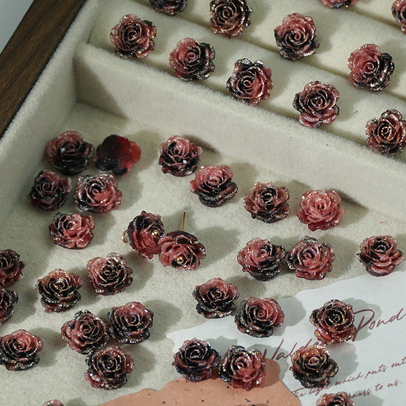 穴のない細いキラキラの柔らかいゴムの花の光はバラの花の片面の彫刻のdiyの手作りの数珠のネイルの携帯電話のケースの材料を変えます。