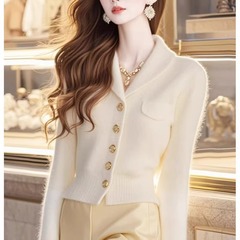 気質杏色長袖ニットカーディガン女性2025春秋新作フランス風優しい洋風ショートタイプの柔らかいモチモチのコート