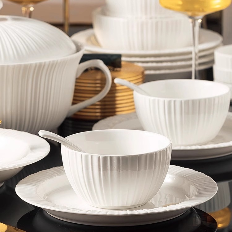 단일 Underglaze 컬러 다이닝 보울 Noule Bowl 2024 새로운 스타일 간단한 가벼운 럭셔리 요리 및 플레이트 가정용 고급 양각 식기