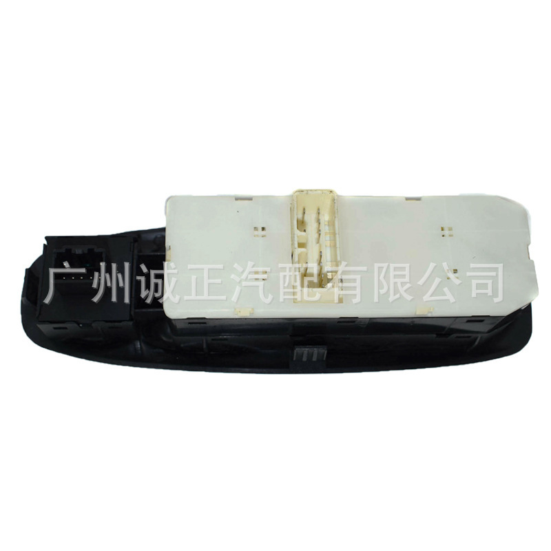 Suitable for Hyundai Accent car main driving window assembly window regulator switch 93570-25020