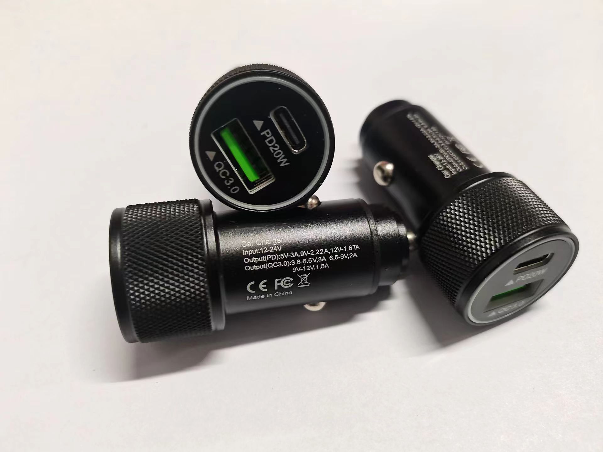 Yuantou Changjia – Mobil şarj cihazları Dual PD30W Aluminum - q30pd20w-black-pp-bag