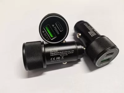 Mobil şarj cihazları Charger Dual Pd30W Aluminum - q30pd20w-black-pp-bag