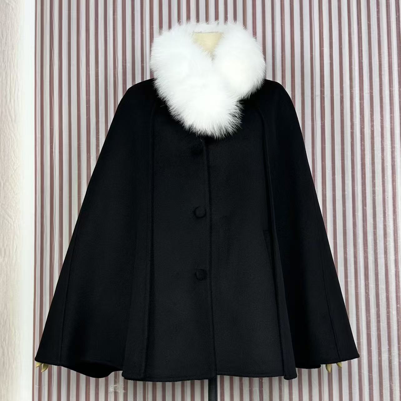 검은 여우털 칼라