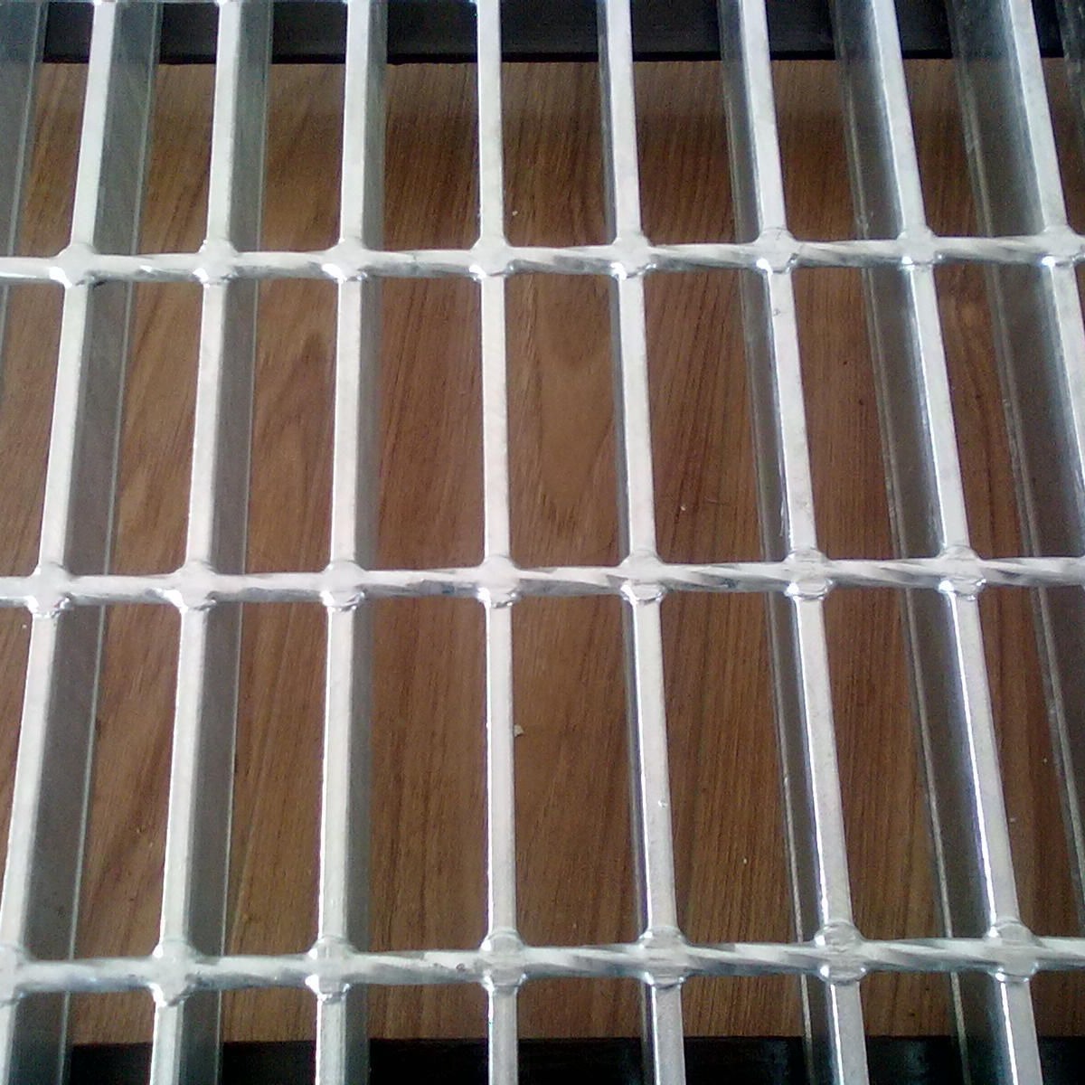 批发异形钢格板 钢格栅板 平台钢格栅 水沟盖 楼梯踏步