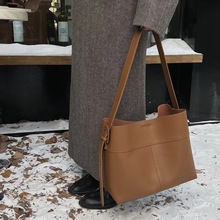 真皮女包大容量托特包通勤单肩包高级质感水桶大包简约斜挎包包女
