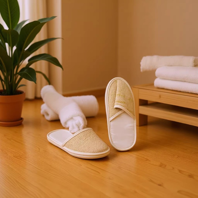 Customized Hotel Slippers, Disposable Hotel Slippers, Oem/Odm for Homestays and Guesthouses, Custom-Made Disposable Slippers