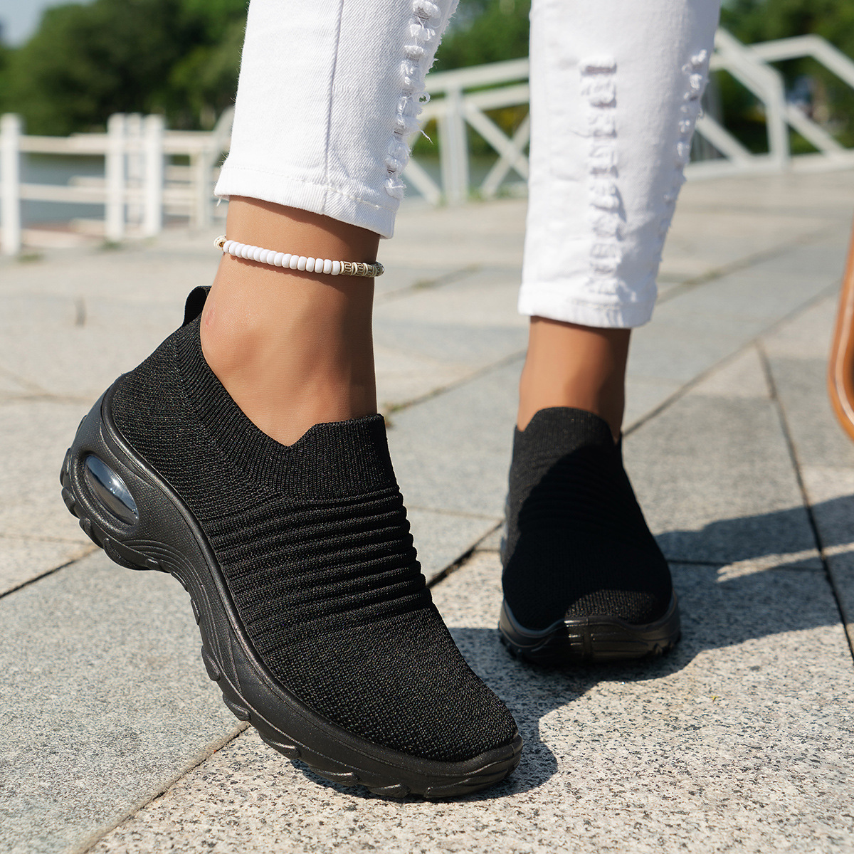 2025热销一脚蹬女单鞋休闲运动袜子鞋厚底气垫舞蹈鞋代发43码轻盈