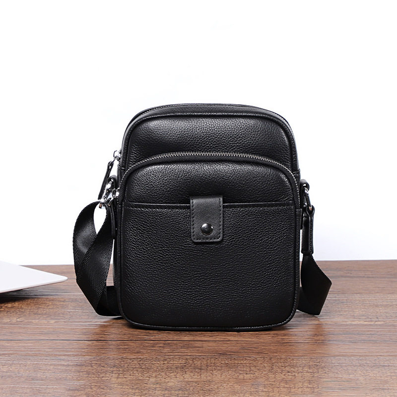 Túi đeo chéo nam da bò thật dáng đứng 18×8×21 cm — Màu đen