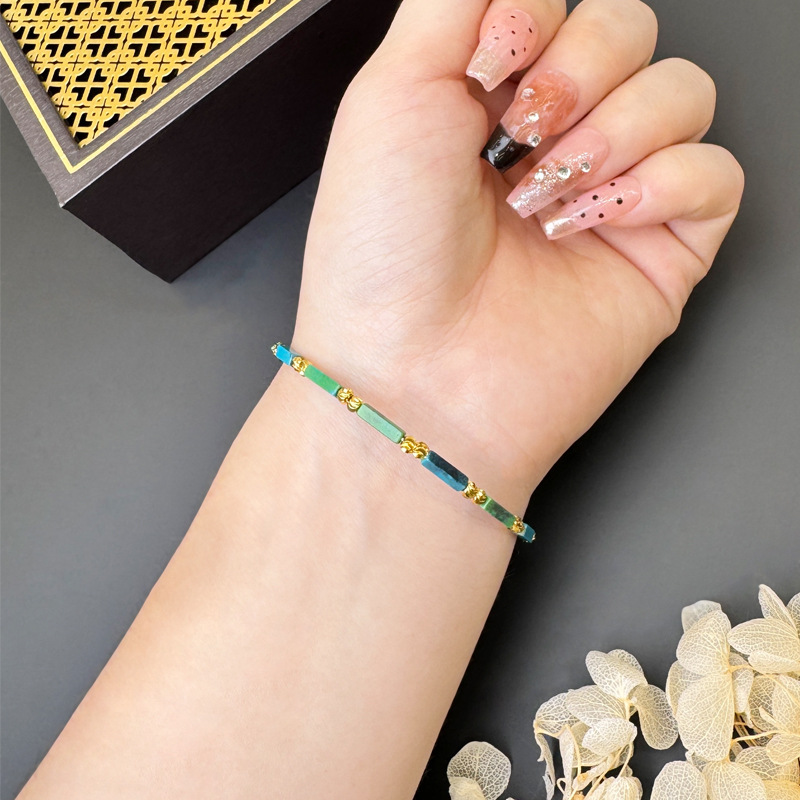 La pulsera con cuentas turquesa de la pequeña multitud de oro de arena vietnamita no se desvanecerá durante mucho tiempo, las nuevas mujeres chinas retro de alta gama sentido Yiwu al por mayor
