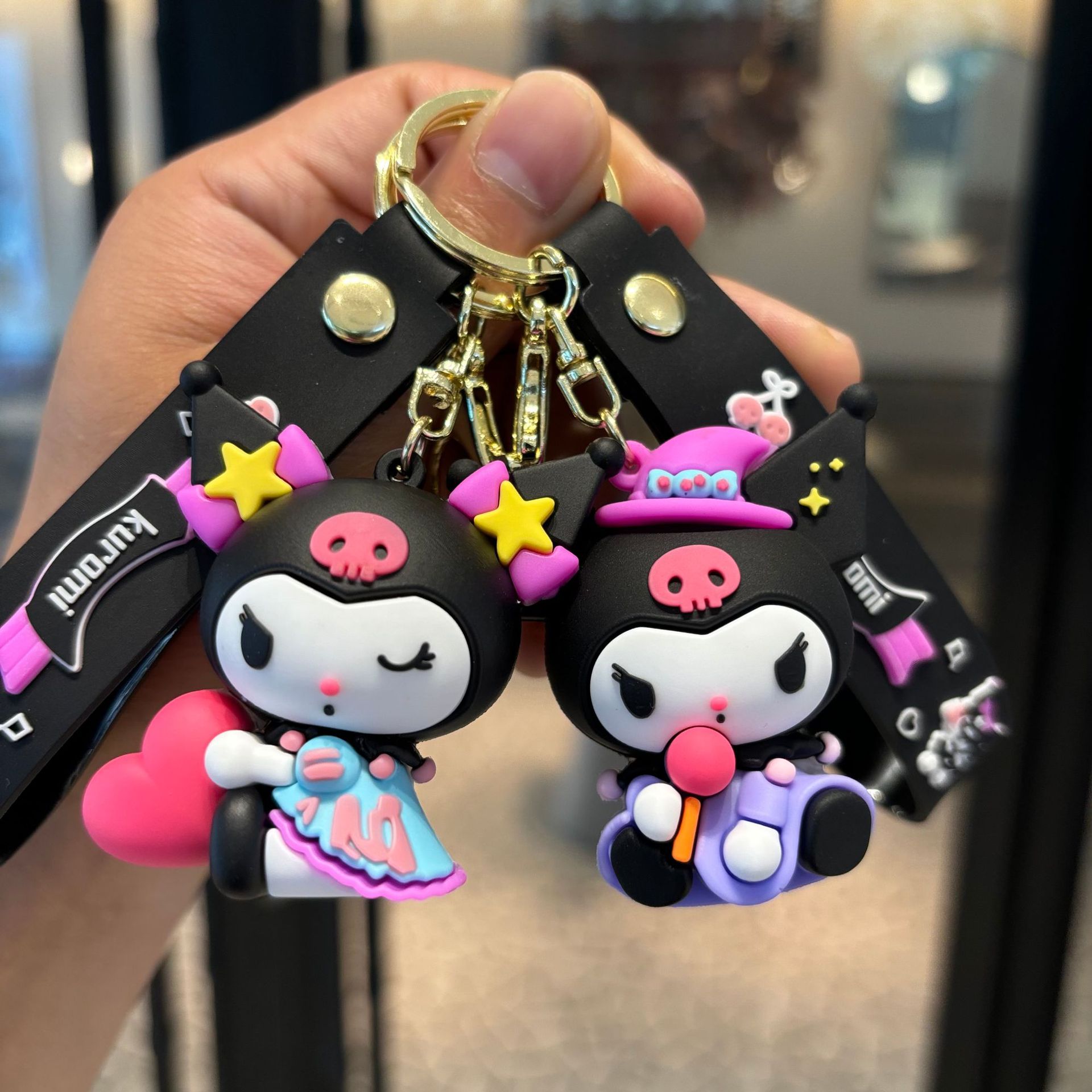 Sanlio colgante de llaver pareja encantadora Kuolomi muñeca llaverera para niños pequeños regalos llaverera