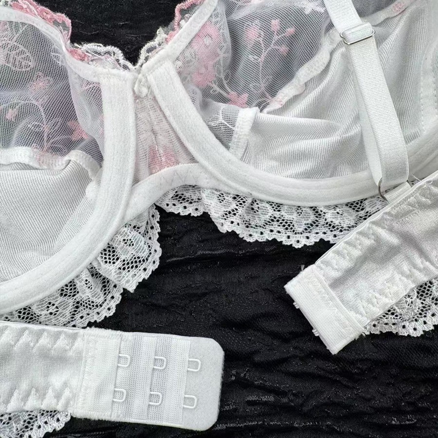 Transfronterizos franceses ultra delgados sexy y cómodos encaje con anillo de acero ropa interior pechos pequeños puros quieren reunir un bra conjunto al por mayor