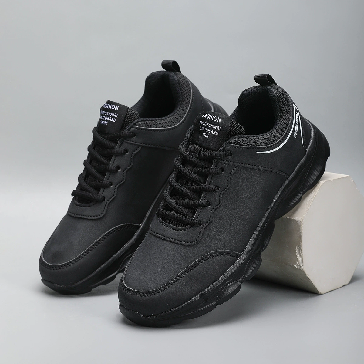 Универсальные легкие повседневные спортивные кроссовки из искусственной кожи для мужчин и студентов, большие размеры (до 48), осенне-зимние, дышащие и удобные.