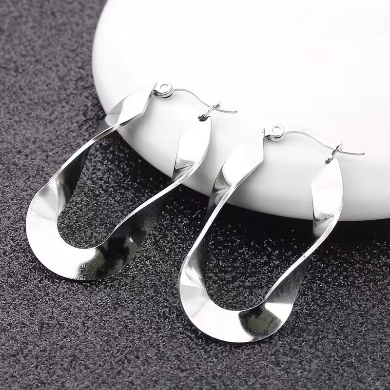 1 Pair Simple Style Irregular Plating Titanium Steel Hoop Earrings display picture 2