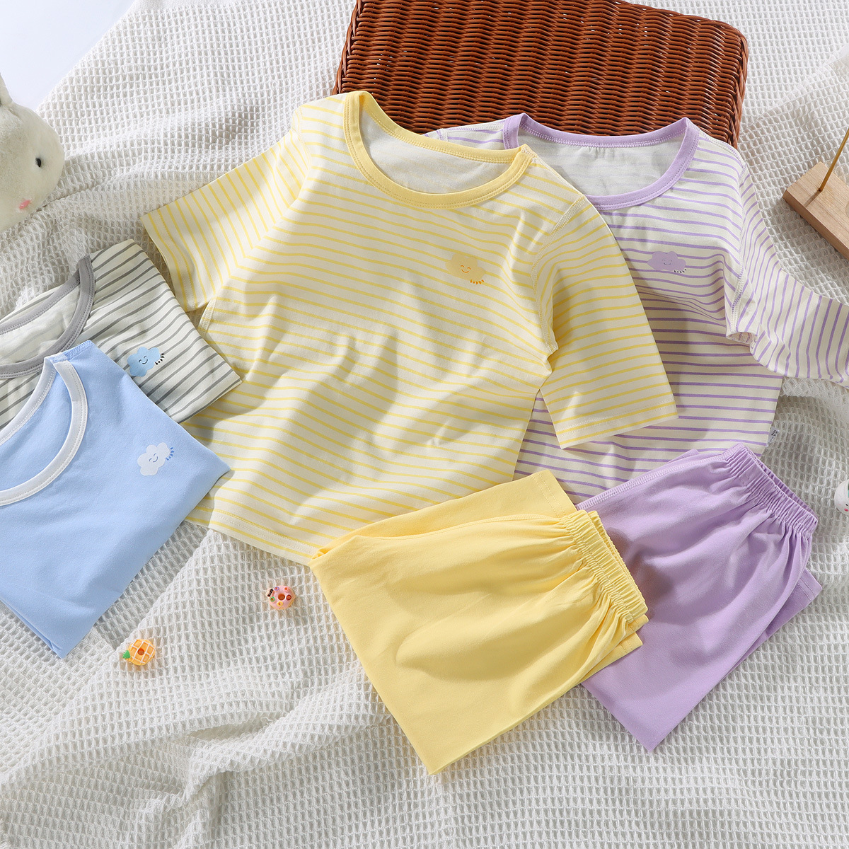 Primavera y verano delgada pijamas de algodón a rayas para niños y niñas, ropa para el hogar, ropa de aire acondicionado para bebés, set de padres e hijos