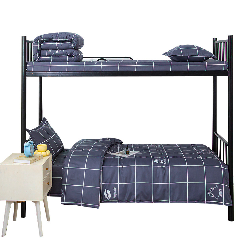 Fábrica al por mayor estudiante dormitorio edredón cubierta de ropa de cama de tres piezas conjunto de ropa de cama completa traje de colchón individual conjunto de seis piezas