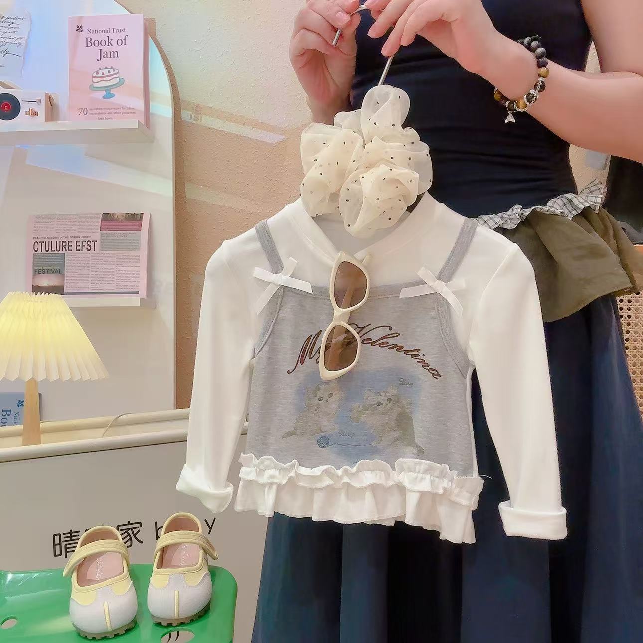 Camiseta de base de niñas de dibujos animados falsos dos camisetas de manga larga para niños primavera y otoño extranjero chaqueta de encaje coreana