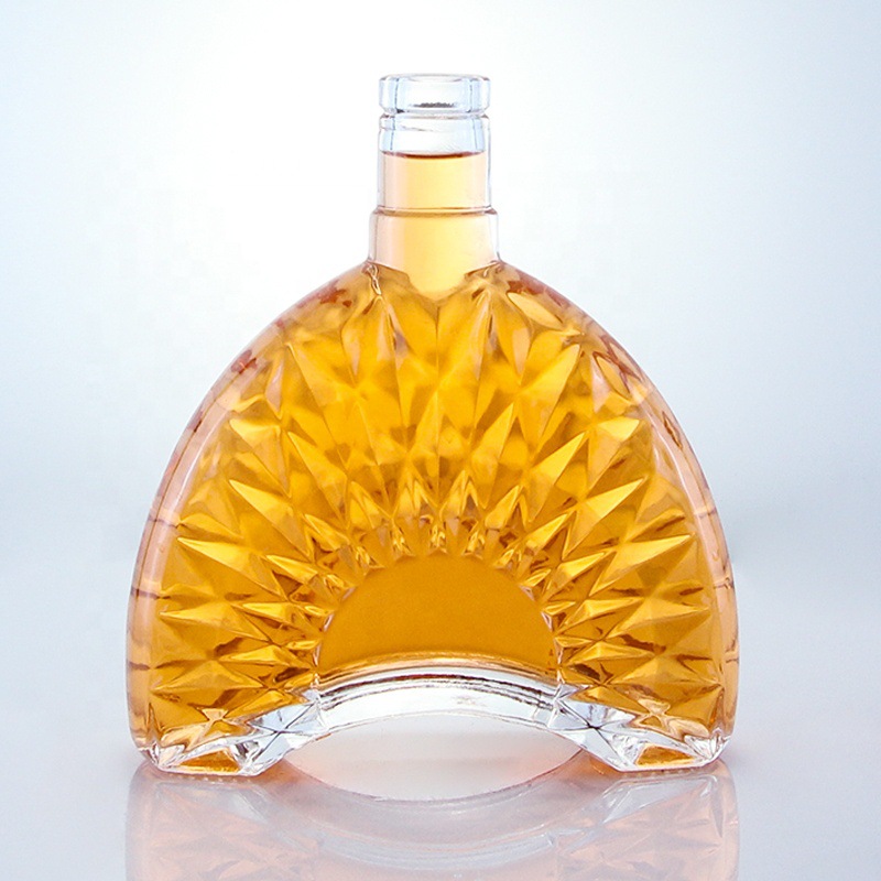 供应700ml晶白料白兰地洋酒瓶 扁圆形ox空玻璃瓶 保健酒瓶白酒瓶